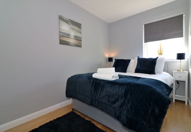 Apartment in Hamilton - Whistleberry House - Hamilton