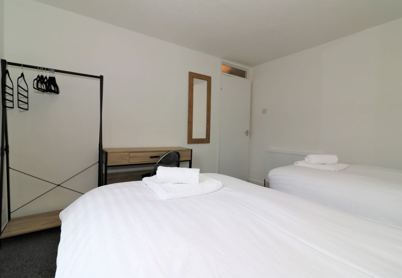 Apartment in East Kilbride - Carnoustie House - East Kilbride