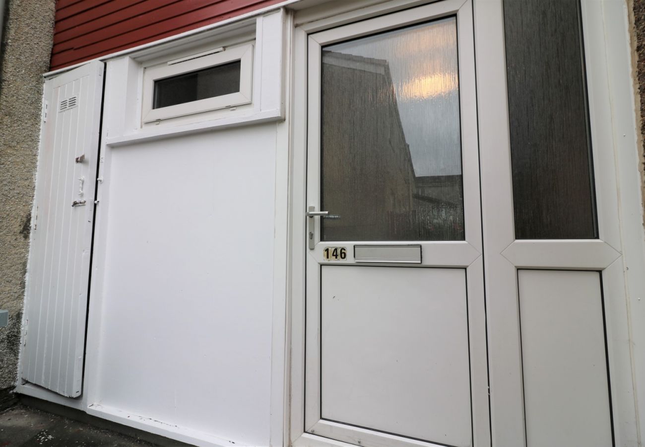 Apartment in East Kilbride - Carnoustie House - East Kilbride