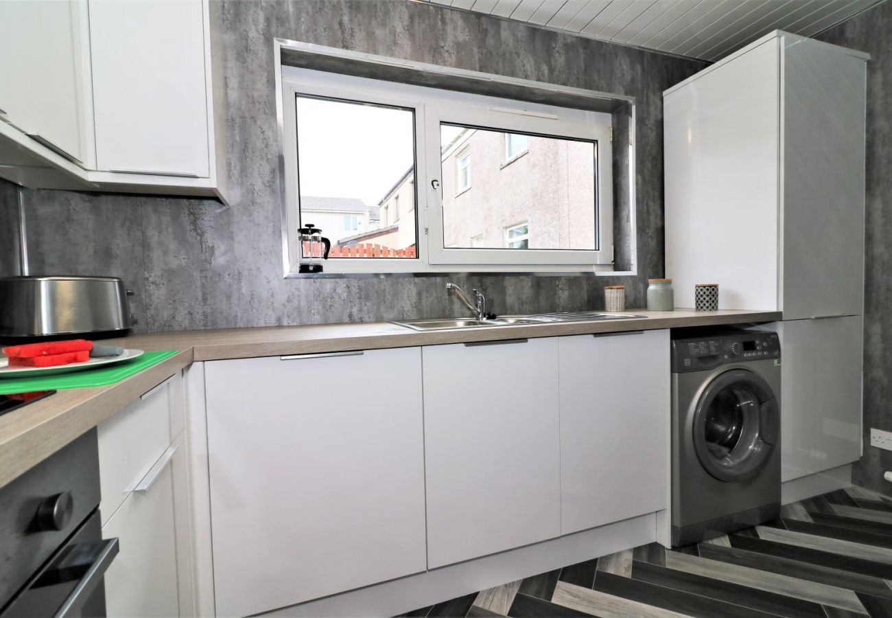 Apartment in East Kilbride - Carnoustie House - East Kilbride