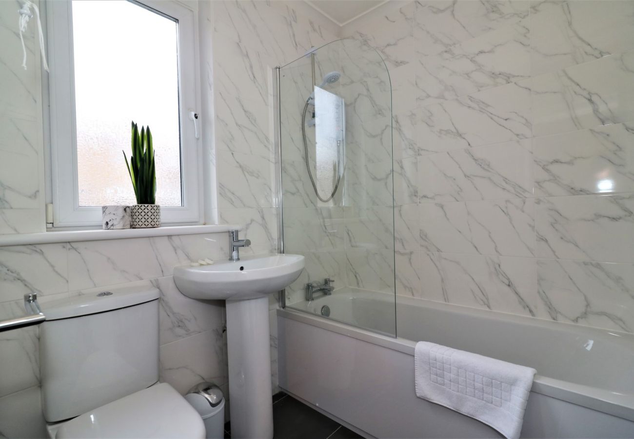 Apartment in Wishaw - North View - Wishaw
