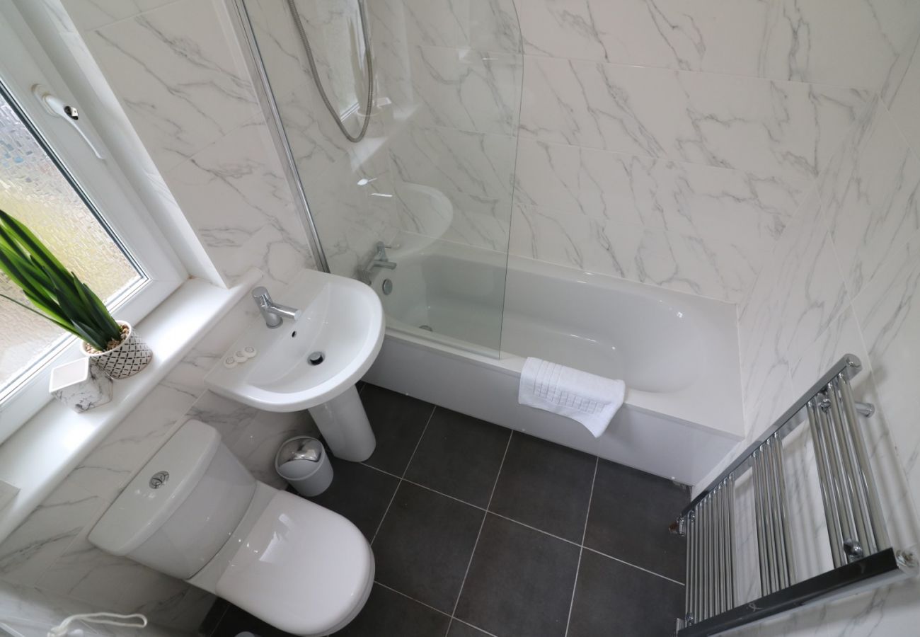 Apartment in Wishaw - North View - Wishaw