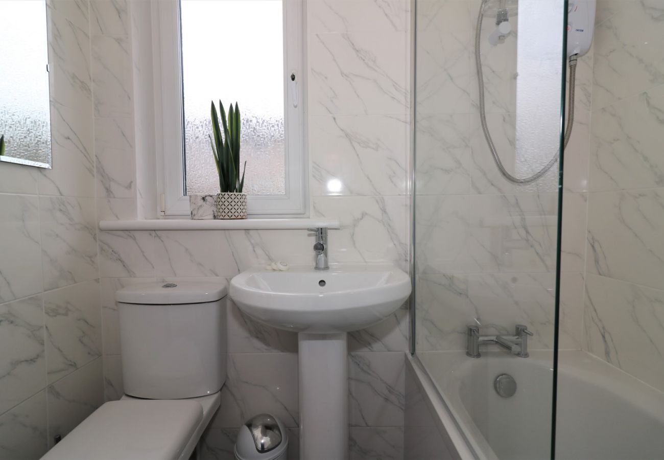 Apartment in Wishaw - North View - Wishaw