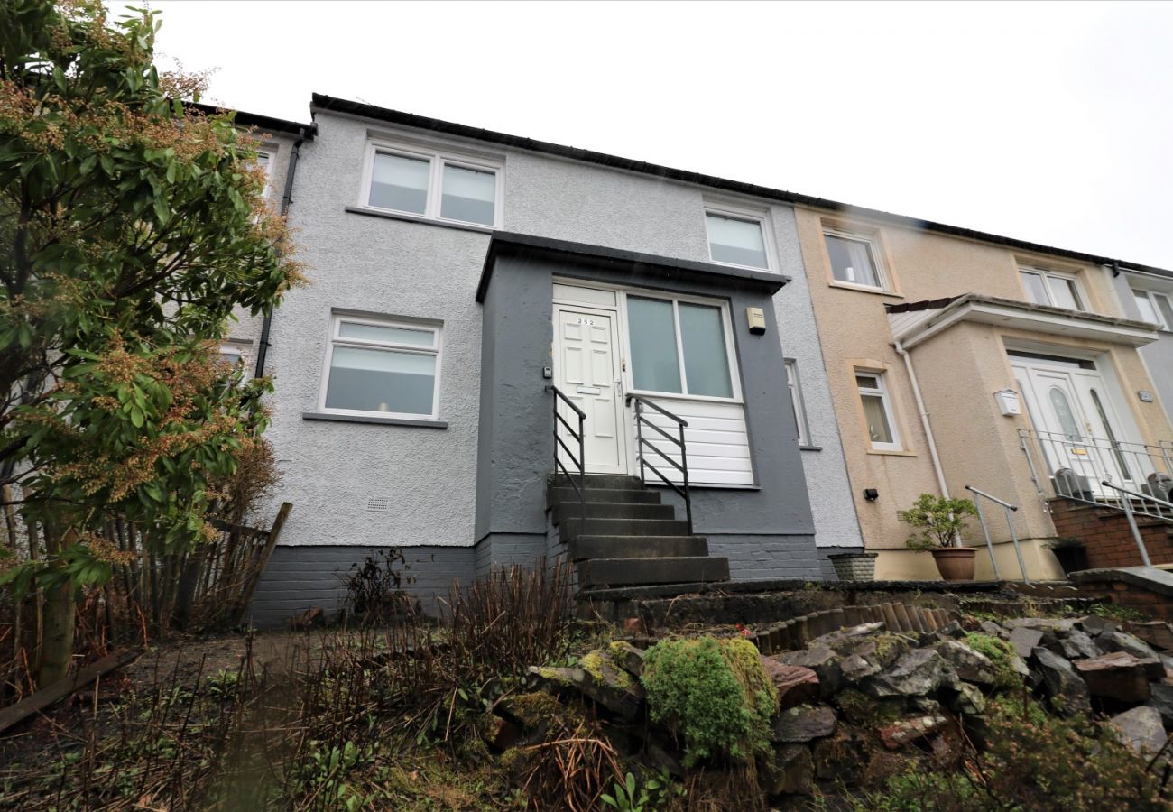 Apartment in Wishaw - North View - Wishaw