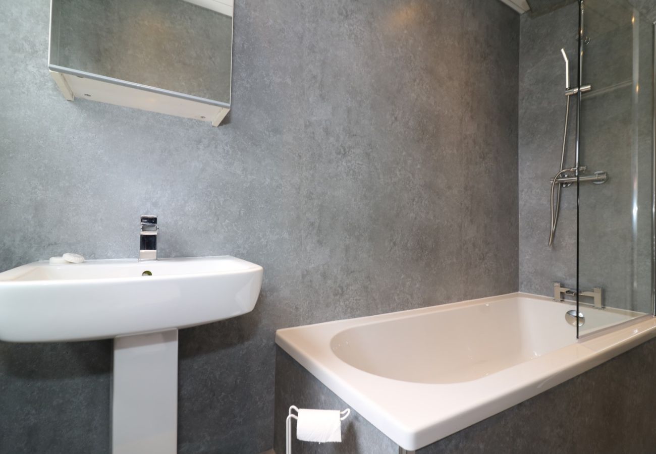 Apartment in Airdrie - Gartlea House - Airdrie