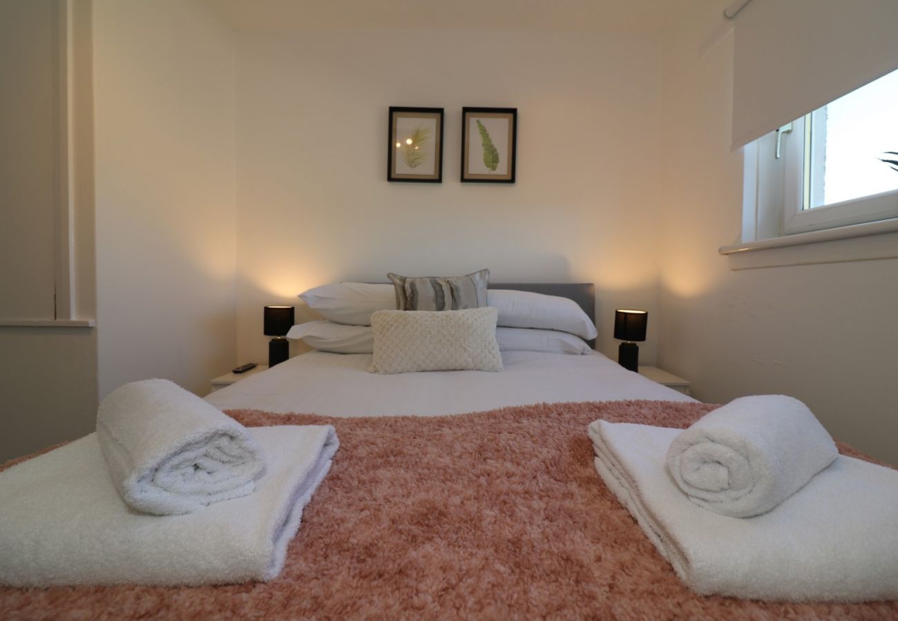 Apartment in Chapelhall - Honeywell House - Airdrie