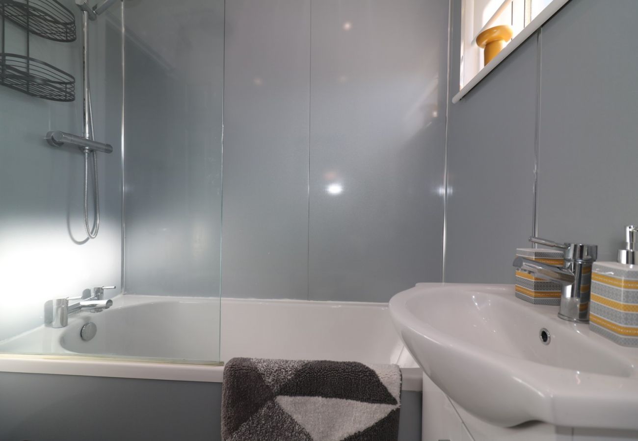 Apartment in Chapelhall - Honeywell House - Airdrie