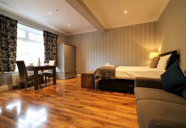 Apartment in Airdrie - Linden Cottage Room 1 - Airdrie Apartment in Airdrie - Linden Cottage Room 1 - Airdrie