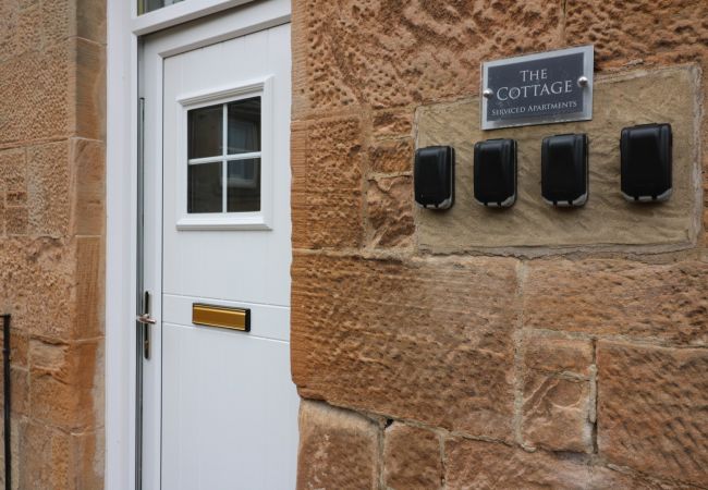 Apartment in Airdrie - Linden Cottage Room 1 - Airdrie Apartment in Airdrie - Linden Cottage Room 1 - Airdrie