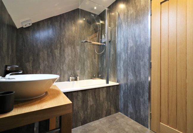 Apartment in Airdrie - Linden Cottage Room 3 - Airdrie Apartment in Airdrie - Linden Cottage Room 3 - Airdrie