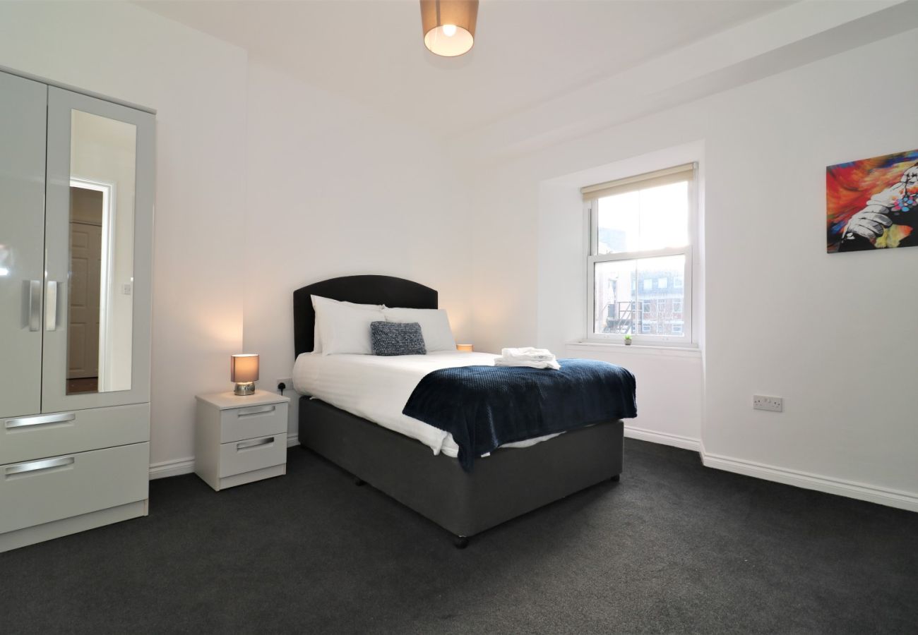 Apartment in Lanark - No 9 Bonnet Apartments - 3 Bed