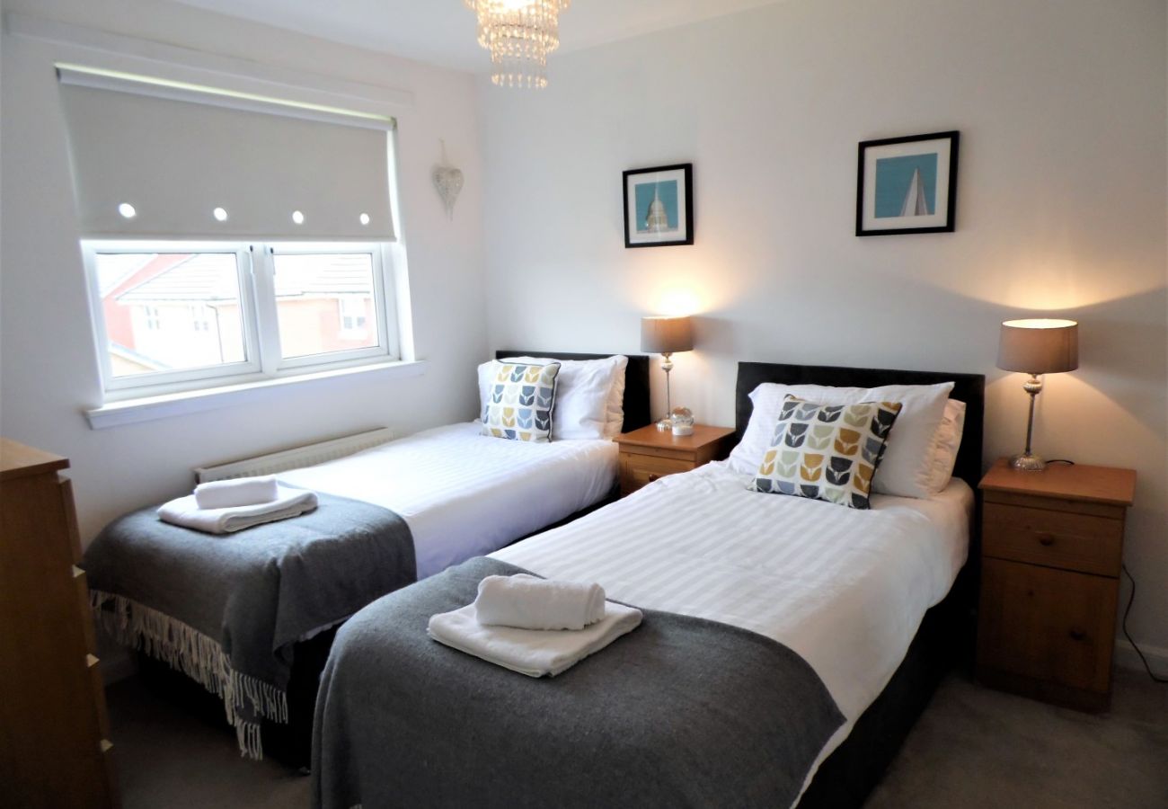 Apartment in Coatbridge - Brambling House - Carnbroe