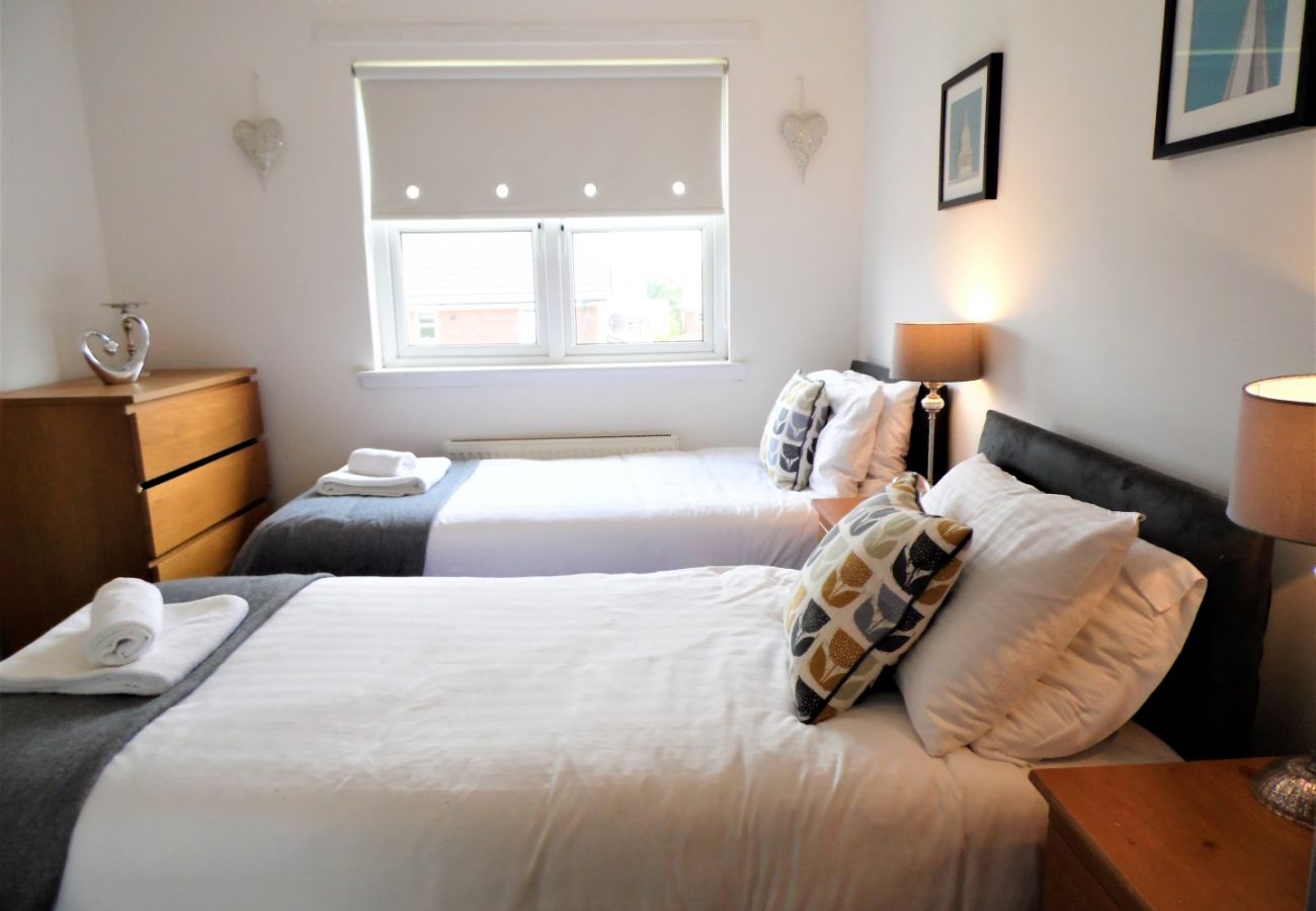 Apartment in Coatbridge - Brambling House - Carnbroe