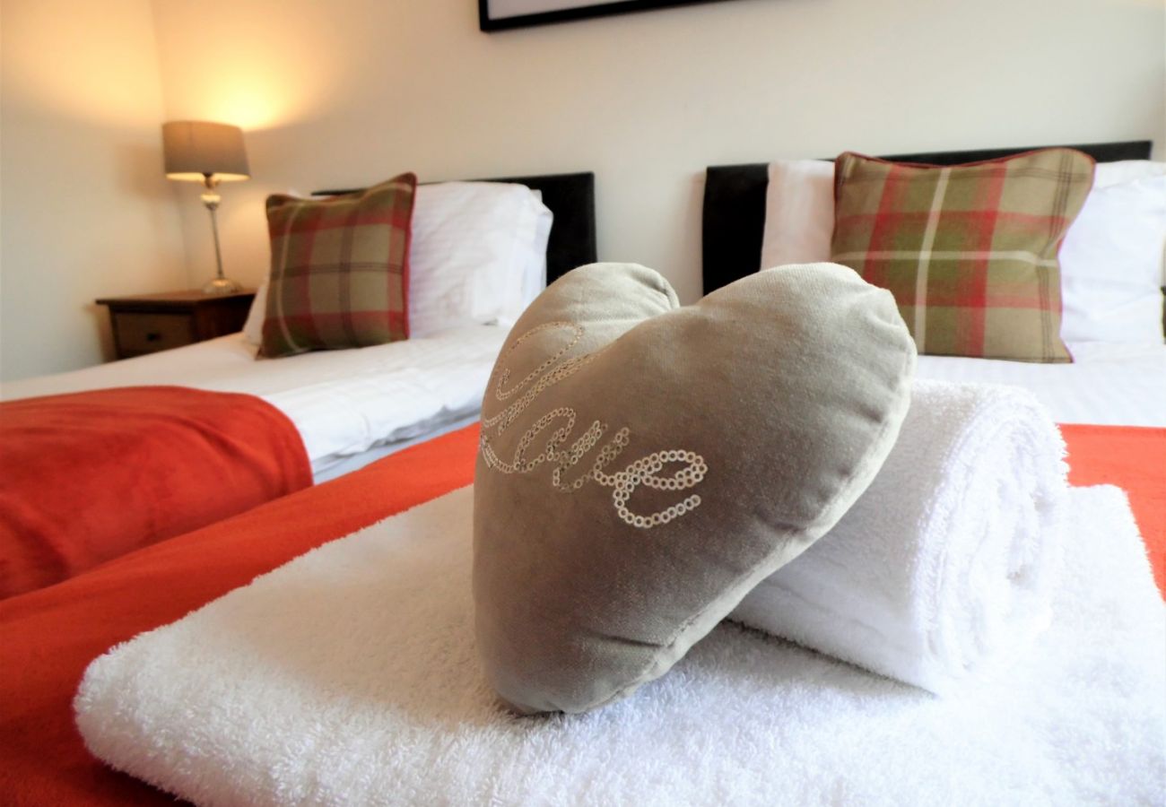 Apartment in Coatbridge - Brambling House - Carnbroe