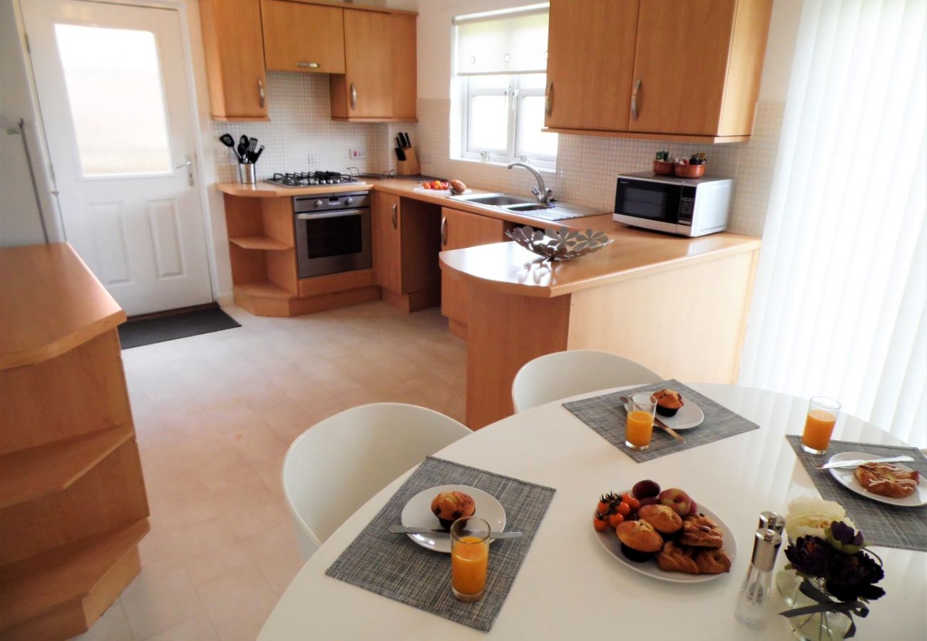 Apartment in Coatbridge - Brambling House - Carnbroe