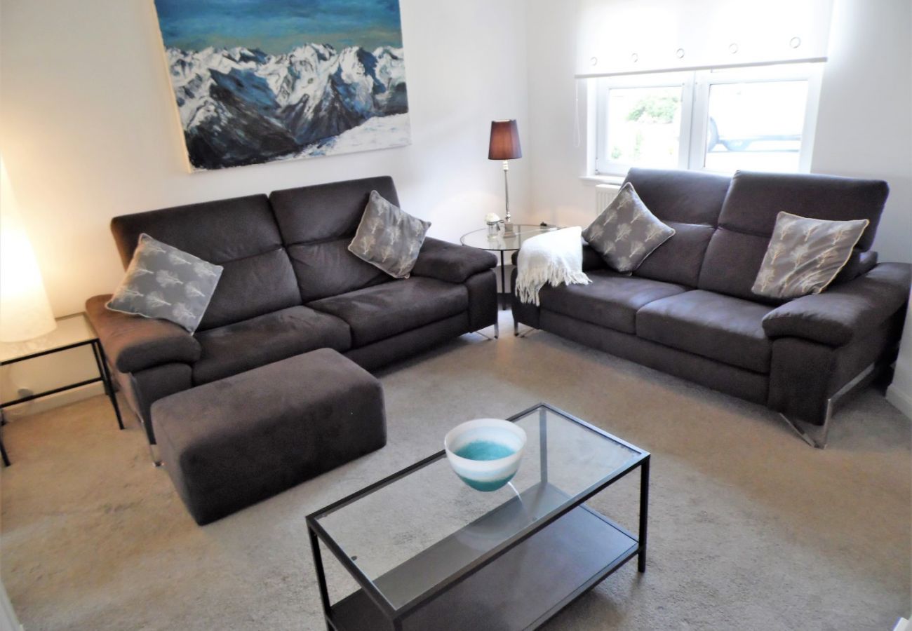 Apartment in Coatbridge - Brambling House - Carnbroe