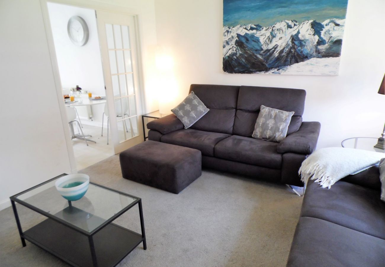 Apartment in Coatbridge - Brambling House - Carnbroe