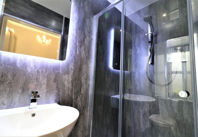 Apartment in Airdrie - Linden House - Flat 4 Apartment in Airdrie - Linden House - Flat 4