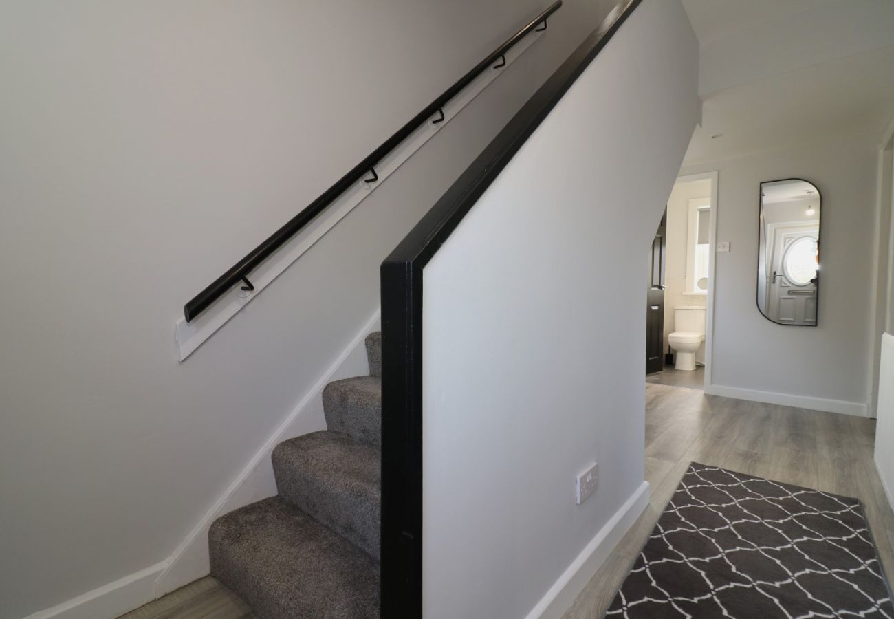 Apartment in Holytown - Sunnyside House - Holytown