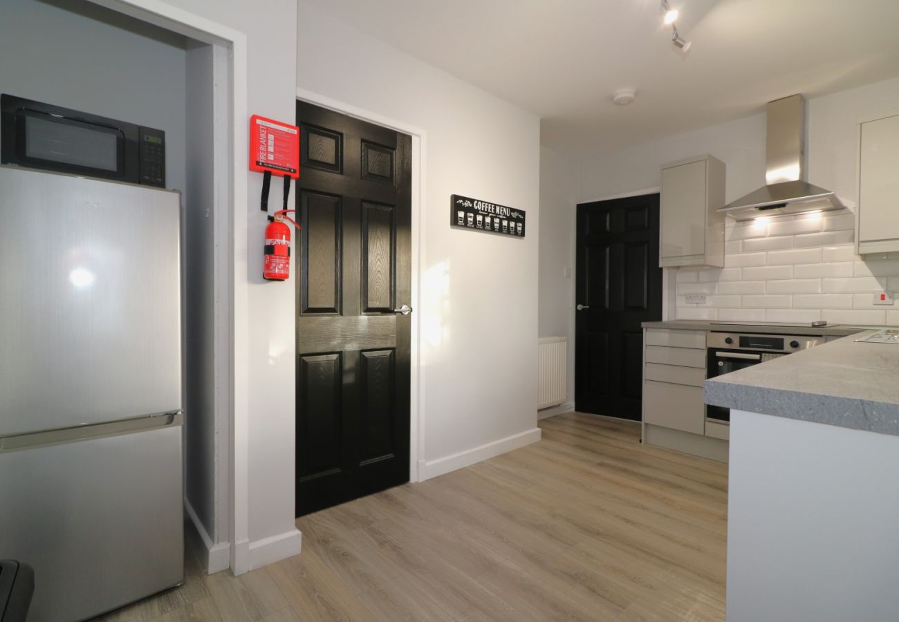 Apartment in Holytown - Sunnyside House - Holytown