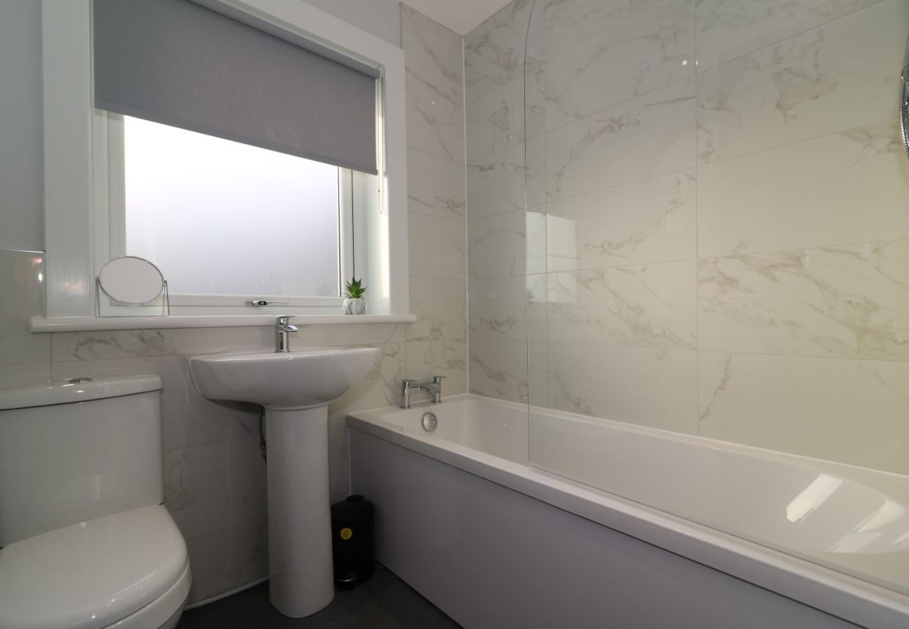 Apartment in Holytown - Sunnyside House - Holytown