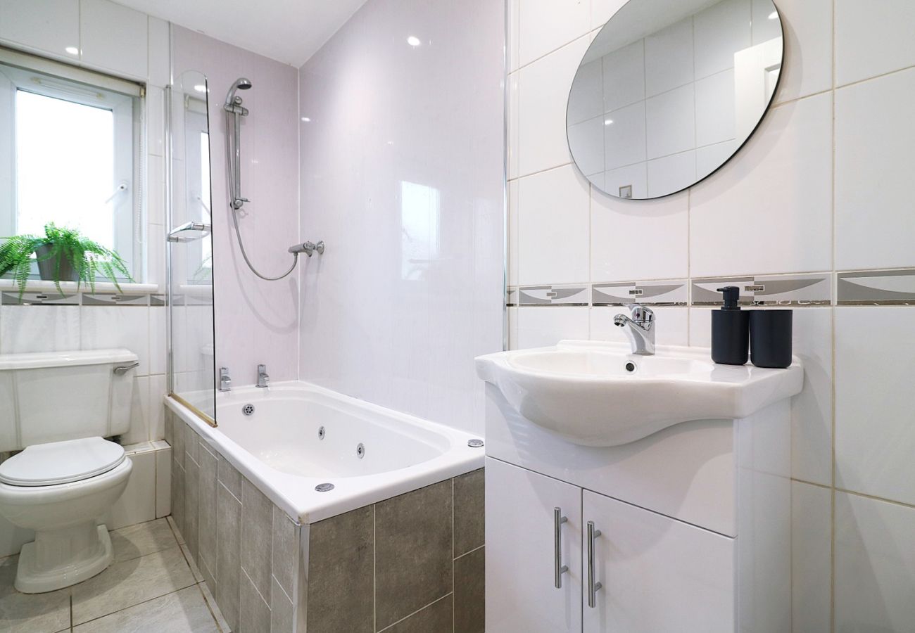 Apartment in Coatbridge - Thorn House - Coatbridge