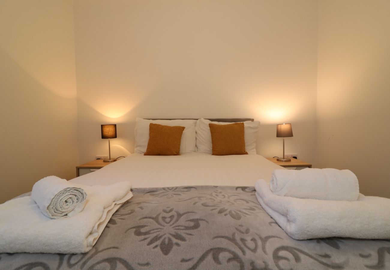 Apartment in Cumbernauld - Hattrix View - Cumbernauld