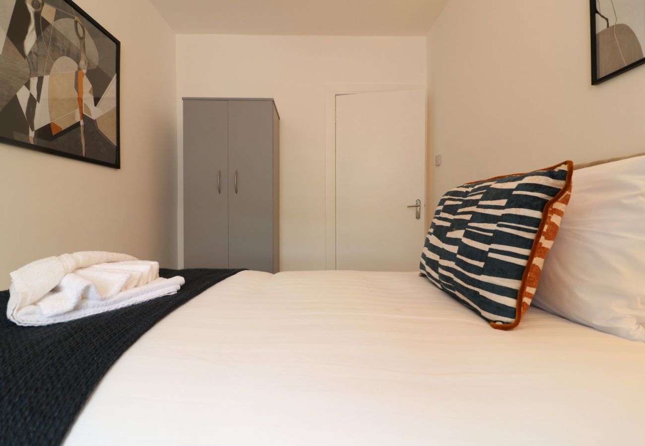 Apartment in Coatbridge - Oak House - Coatbridge