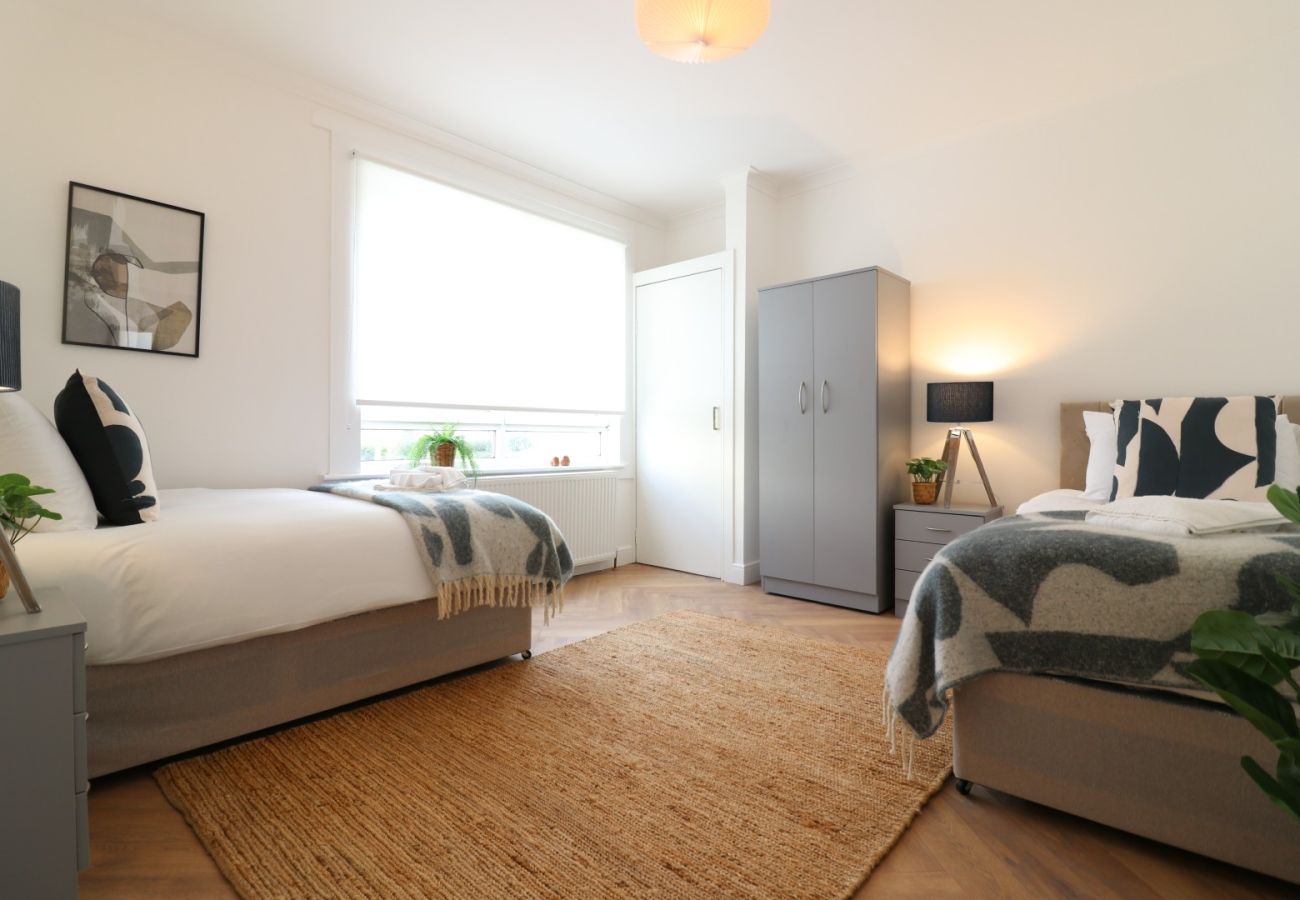 Apartment in Coatbridge - Oak House - Coatbridge