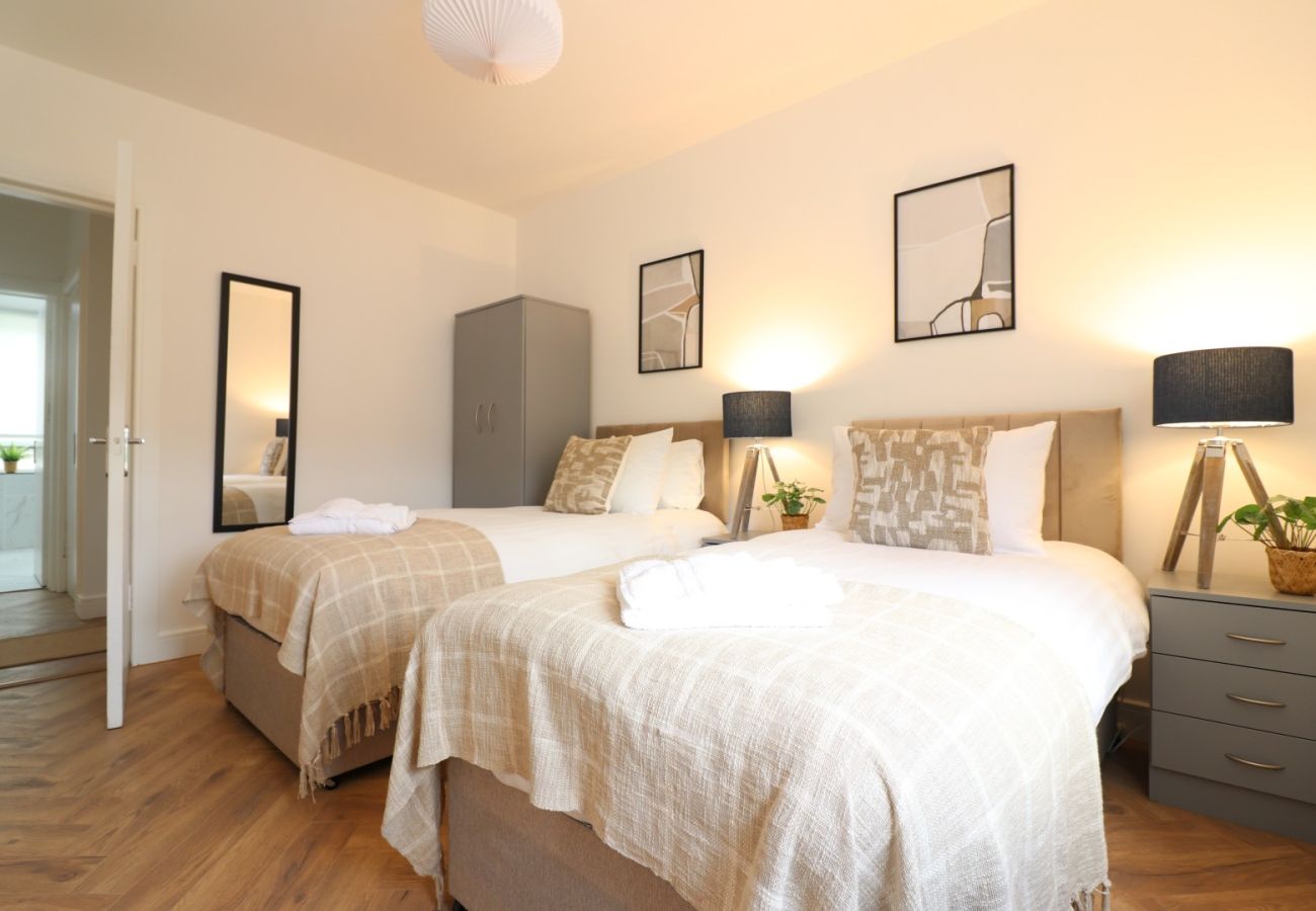 Apartment in Coatbridge - Oak House - Coatbridge