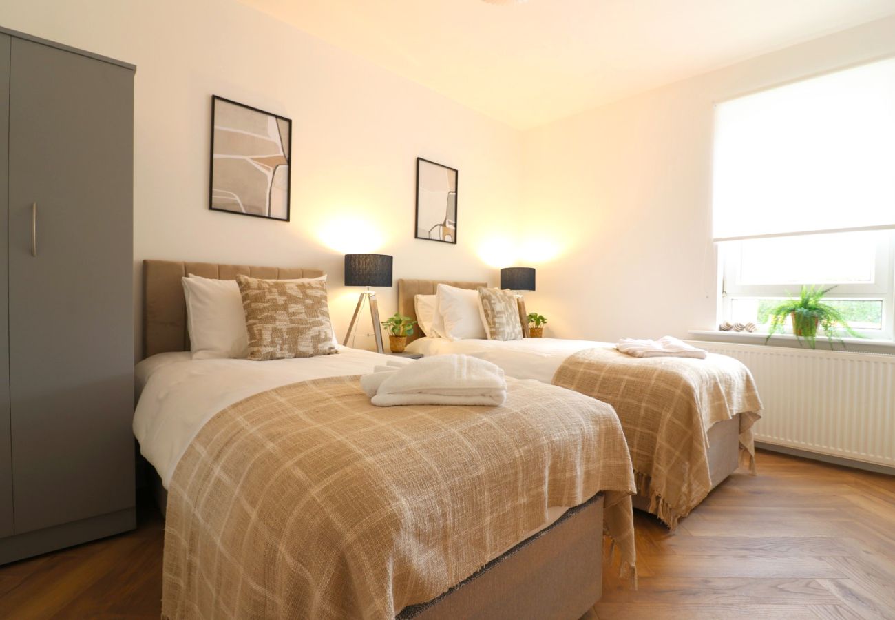 Apartment in Coatbridge - Oak House - Coatbridge