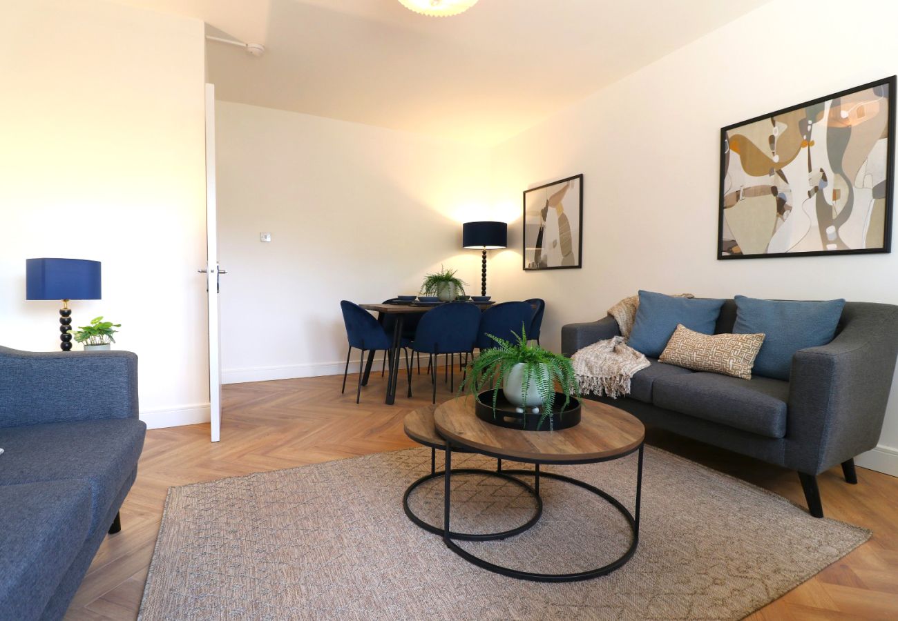Apartment in Coatbridge - Oak House - Coatbridge