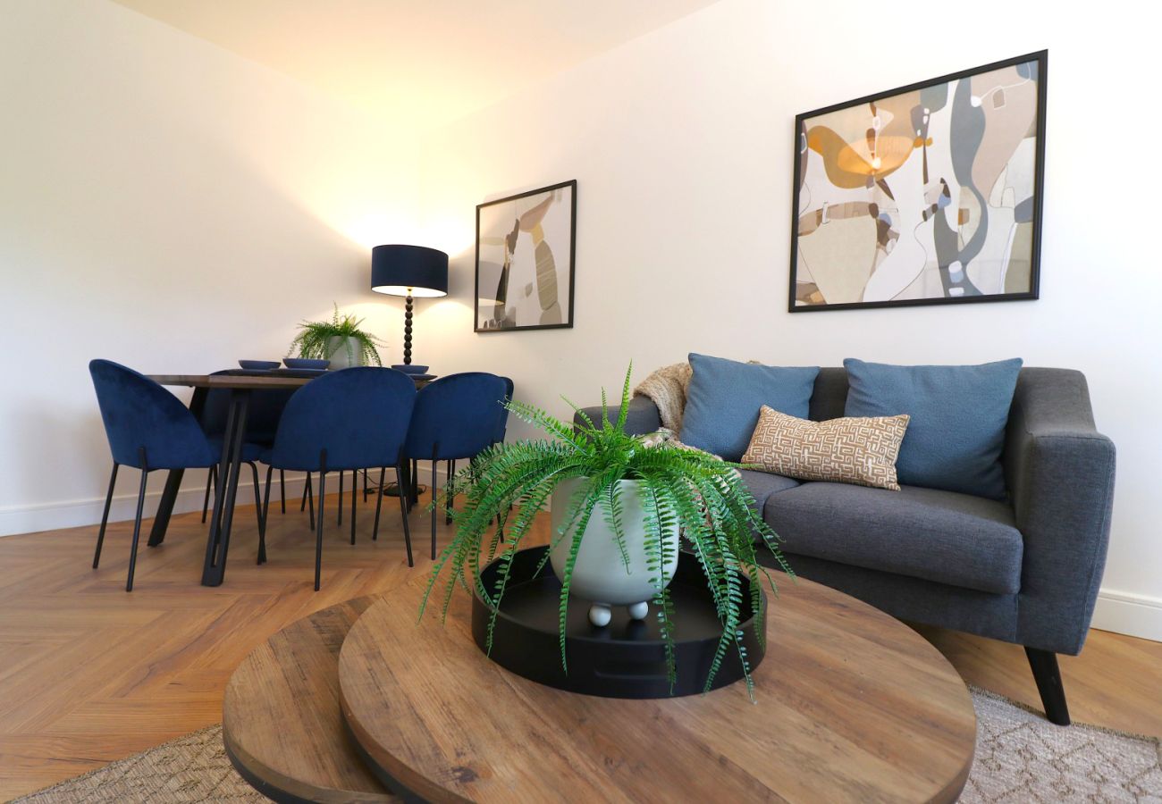 Apartment in Coatbridge - Oak House - Coatbridge